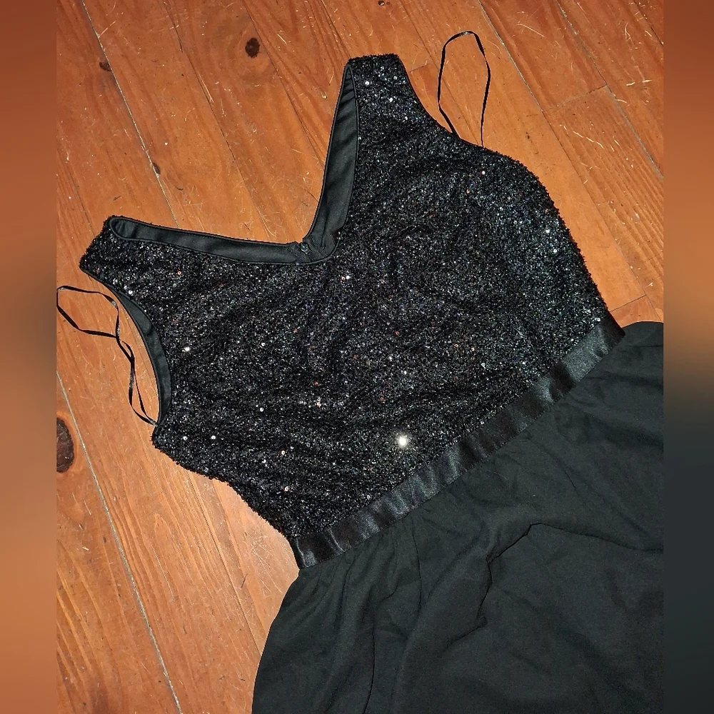 Meetjen Sequin Black Dress - Picture 2 of 5